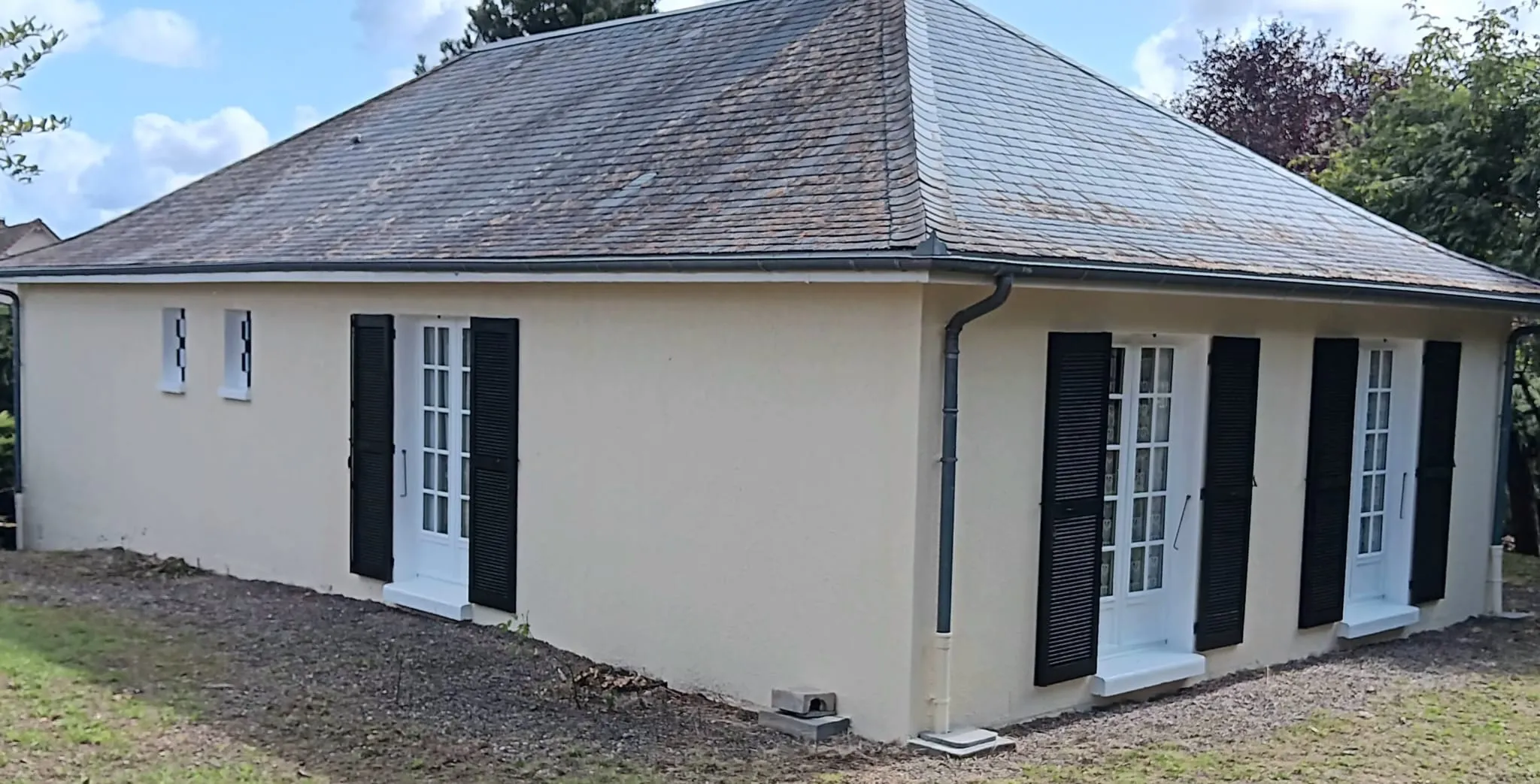 Façade de maison ravalée en Corrèze